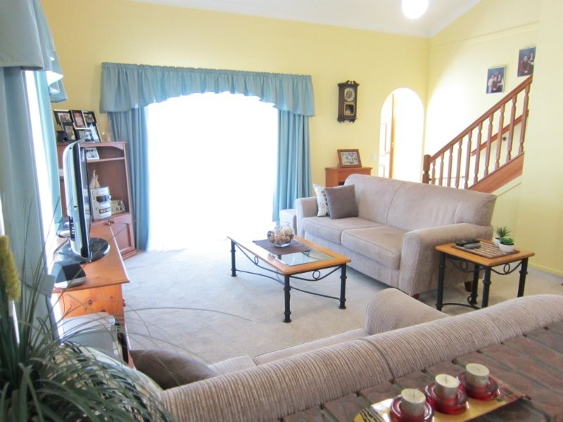19 Wade Street, Bundamba QLD 4304