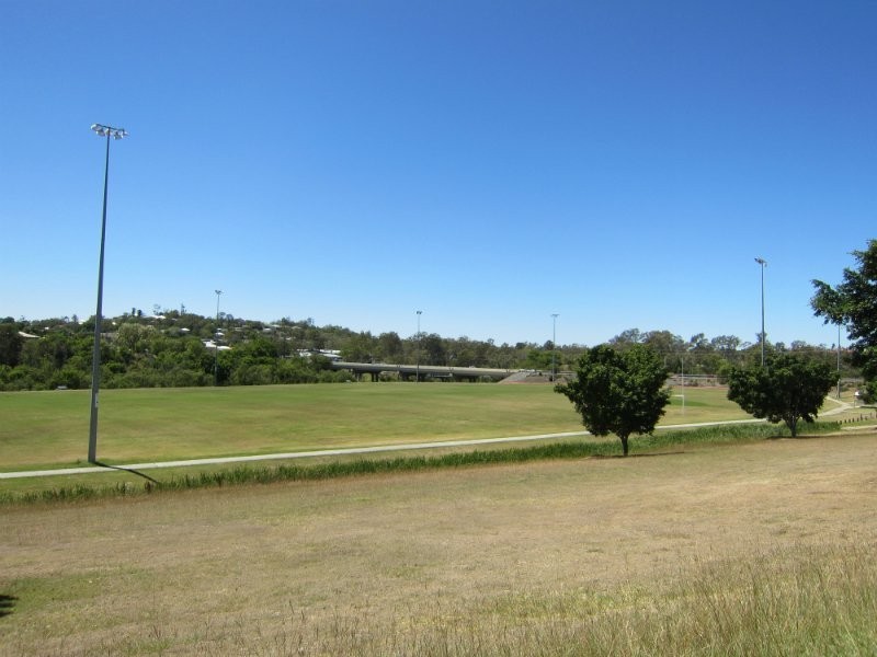 8 Crescent Street, Leichhardt QLD 4305