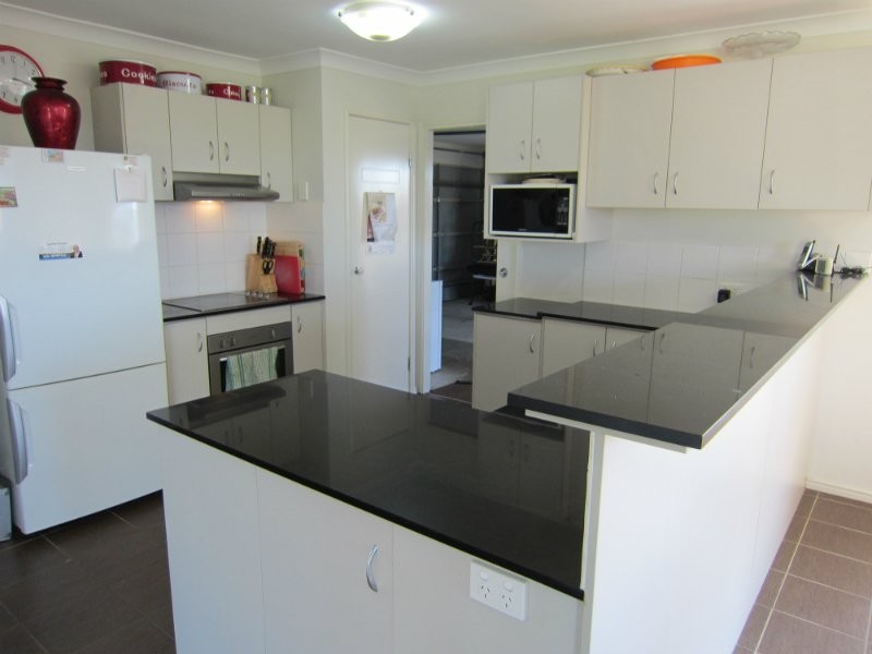 18 Acacia Close, Raceview QLD 4305