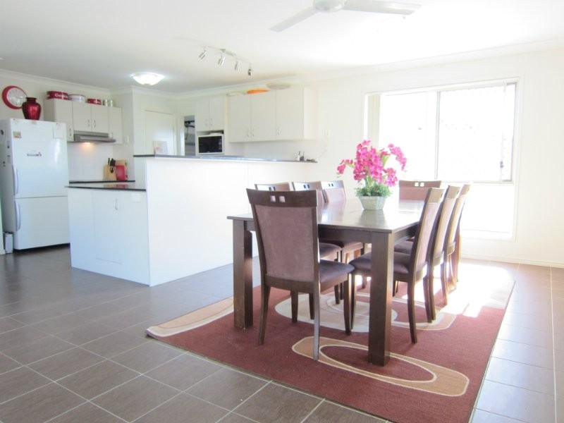 18 Acacia Close, Raceview QLD 4305