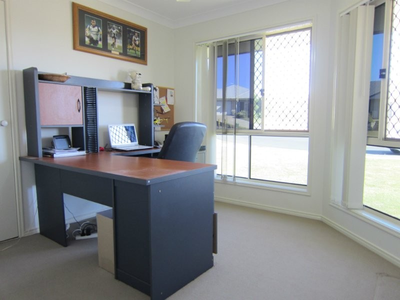 18 Acacia Close, Raceview QLD 4305