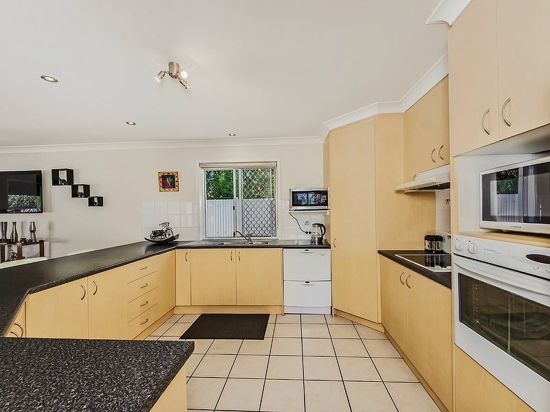 98 Jacana Crescent, Flinders View QLD 4305