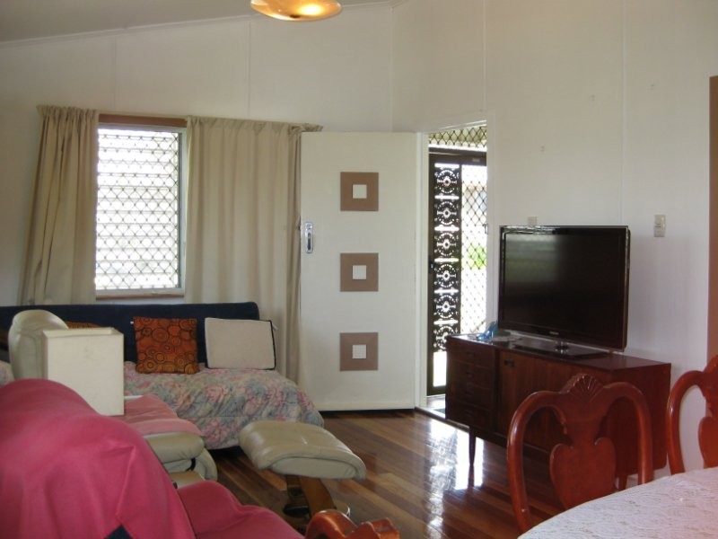 43 Grange Road, Eastern Heights QLD 4305