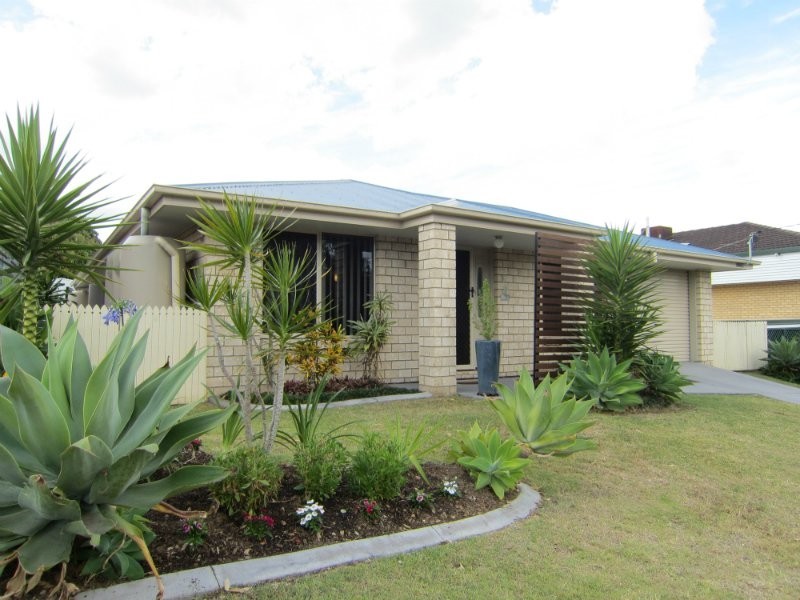 2 Maitland Street, Churchill QLD 4305