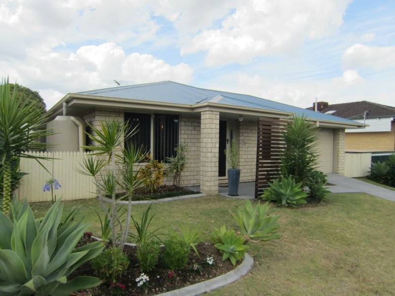 2 Maitland Street, Churchill QLD 4305