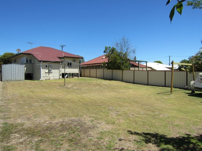 32 Wattle Street, North Booval QLD 4304