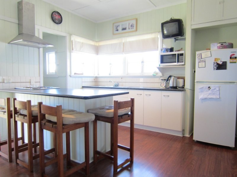 32 Wattle Street, North Booval QLD 4304