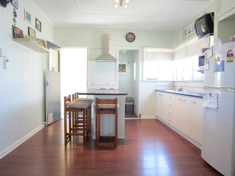 32 Wattle Street, North Booval QLD 4304