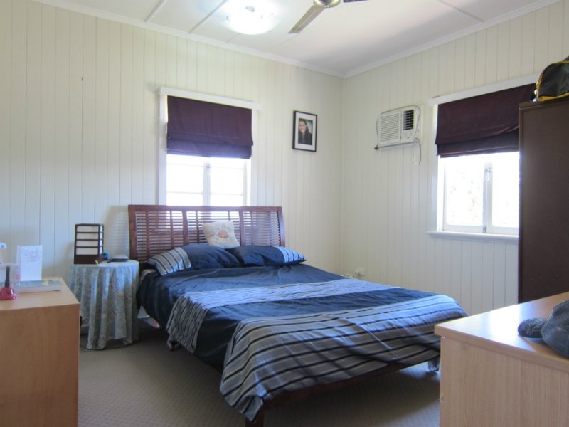 32 Wattle Street, North Booval QLD 4304