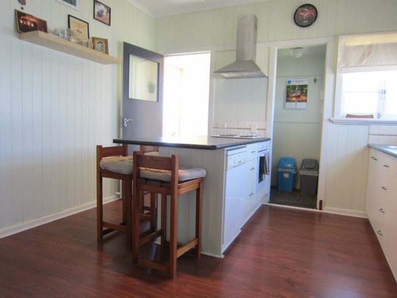 32 Wattle Street, North Booval QLD 4304