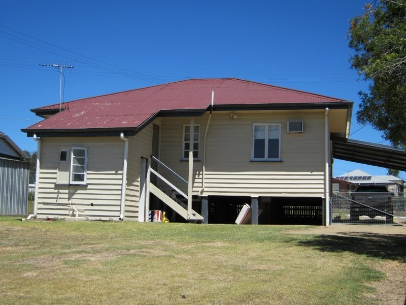 32 Wattle Street, North Booval QLD 4304