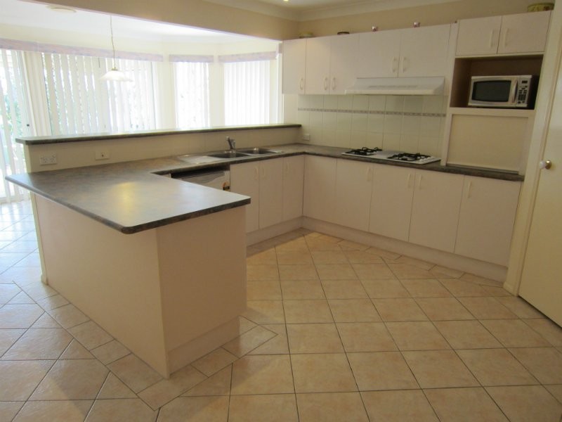 104 Willowtree Drive, Flinders View QLD 4305