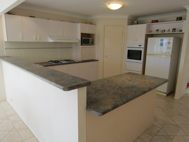 104 Willowtree Drive, Flinders View QLD 4305
