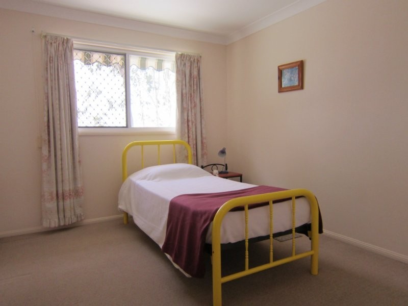 104 Willowtree Drive, Flinders View QLD 4305