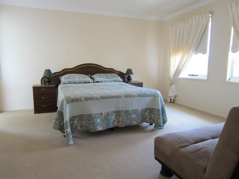 104 Willowtree Drive, Flinders View QLD 4305