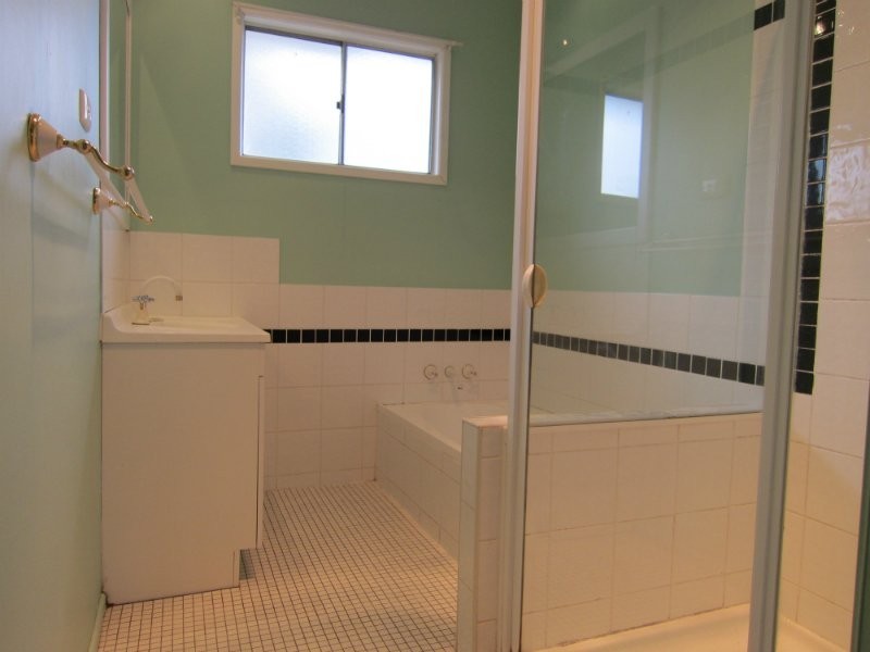 16 Blanck Street, Raceview QLD 4305