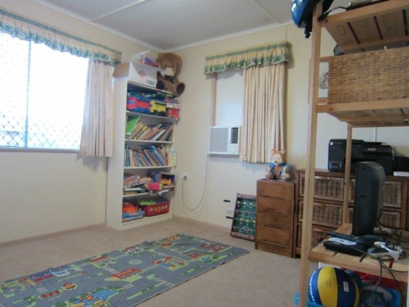 18 Edgar Street, Eastern Heights QLD 4305