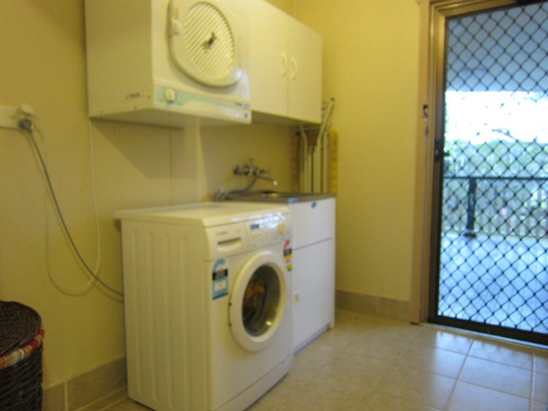 18 Edgar Street, Eastern Heights QLD 4305