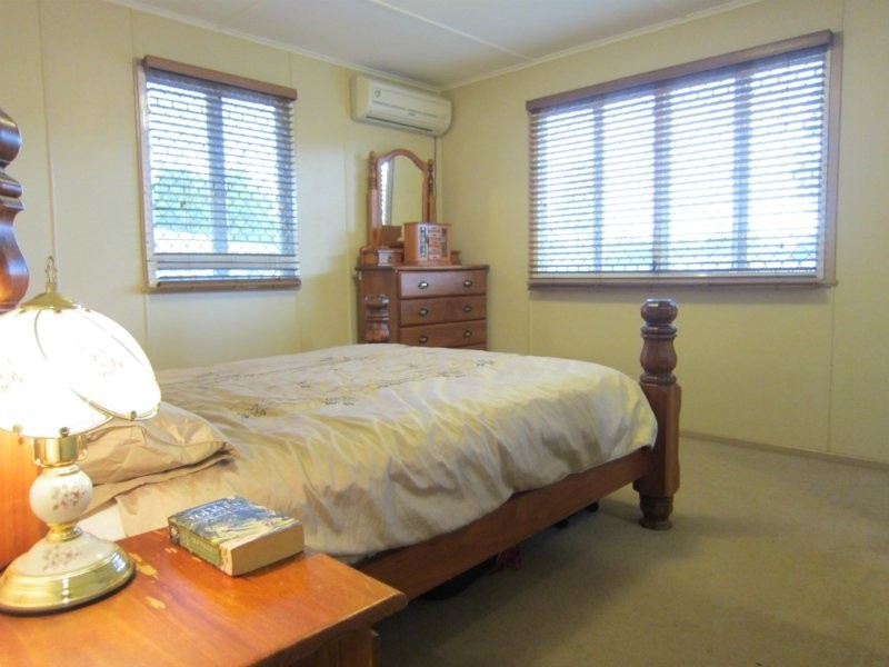 18 Edgar Street, Eastern Heights QLD 4305