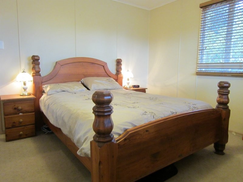 18 Edgar Street, Eastern Heights QLD 4305