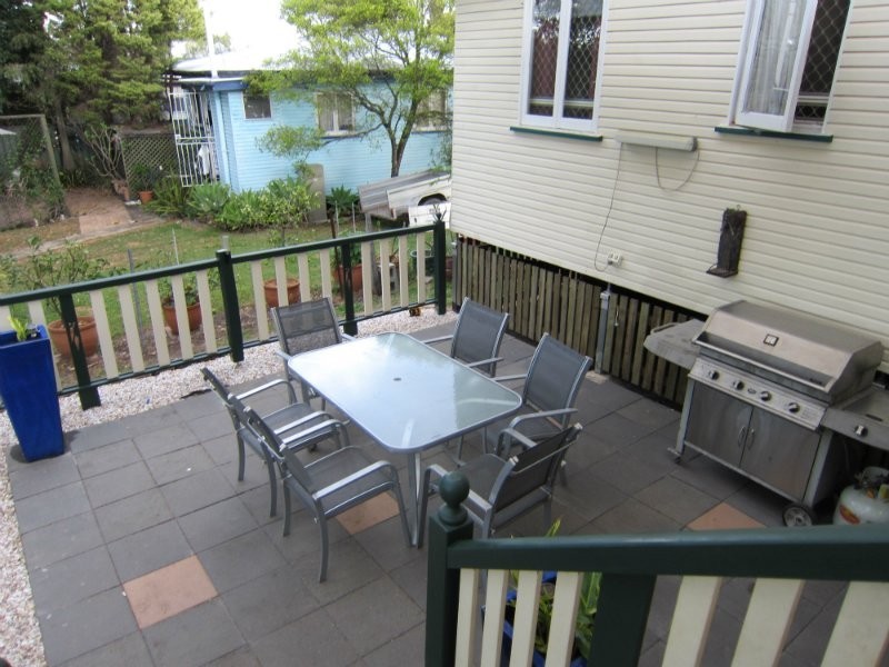 18 Edgar Street, Eastern Heights QLD 4305