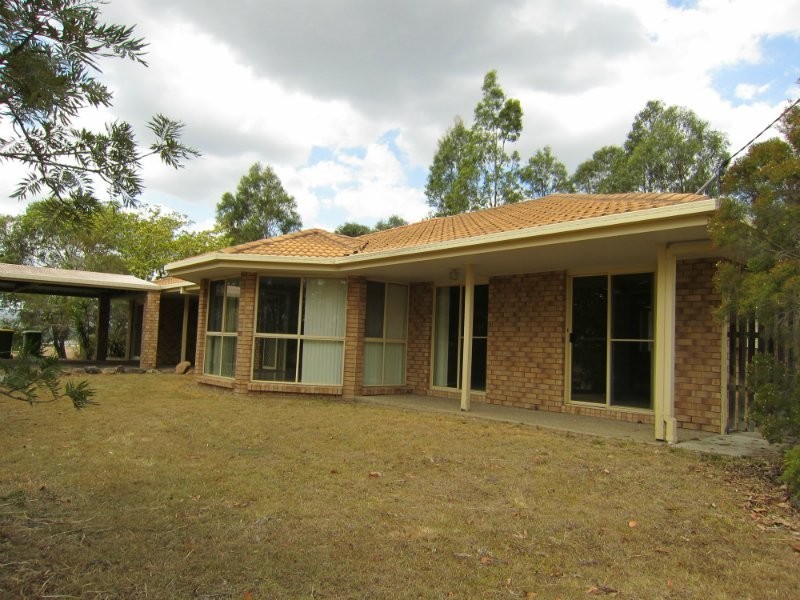 84 Flinders Street, Peak Crossing QLD 4306