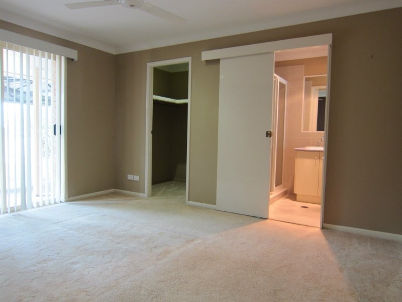 84 Flinders Street, Peak Crossing QLD 4306