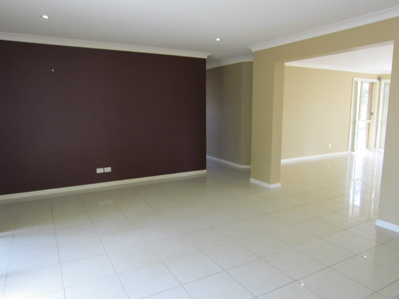 84 Flinders Street, Peak Crossing QLD 4306