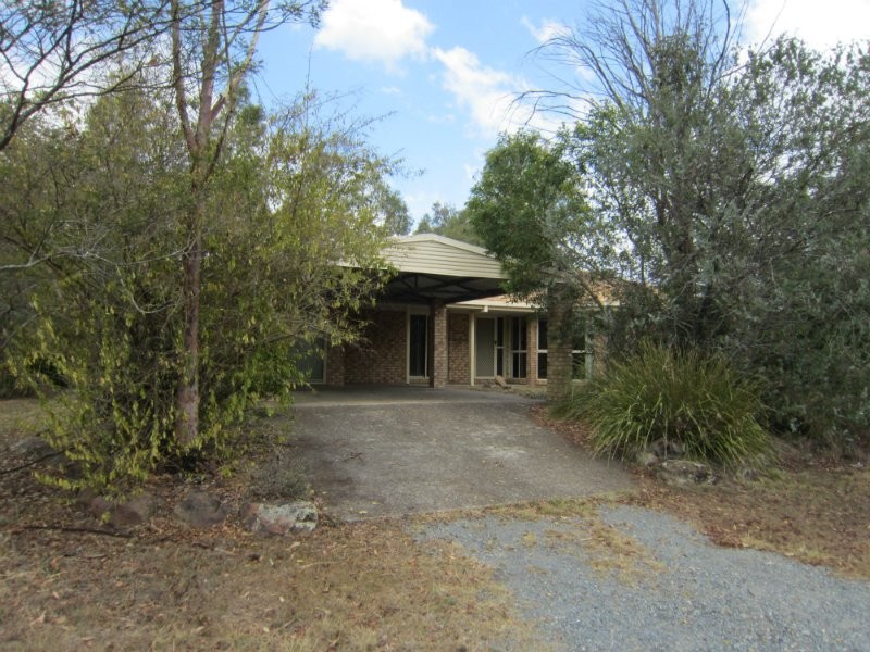 84 Flinders Street, Peak Crossing QLD 4306