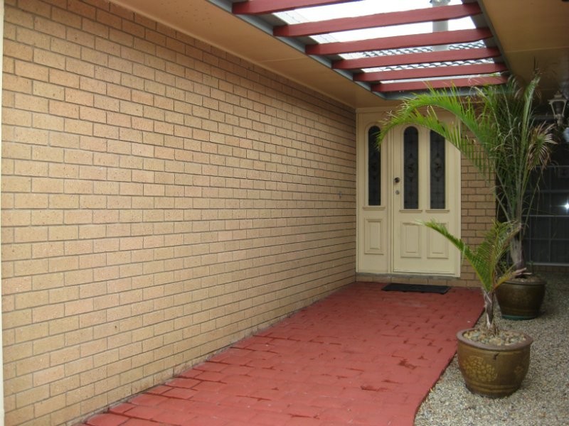 35 Queen Street, Blackstone QLD 4304
