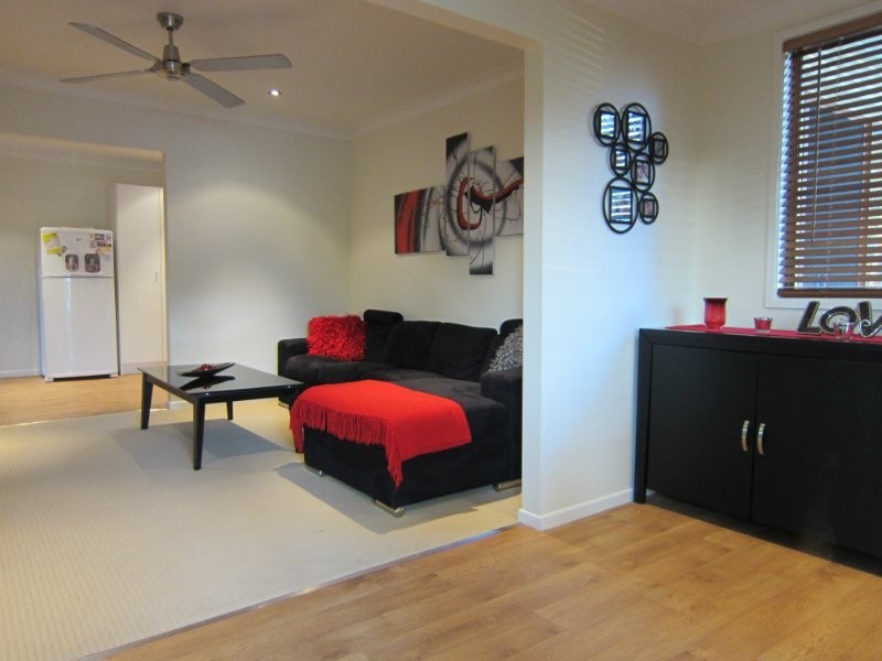 10 Edgar Street, Eastern Heights QLD 4305