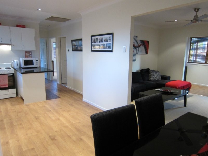 10 Edgar Street, Eastern Heights QLD 4305