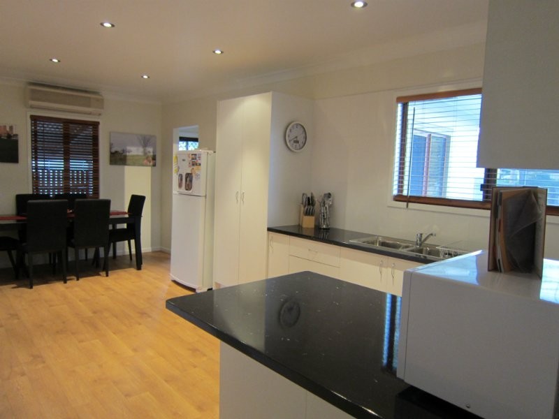 10 Edgar Street, Eastern Heights QLD 4305