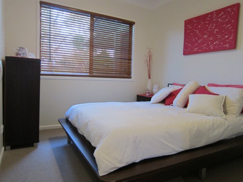 10 Edgar Street, Eastern Heights QLD 4305