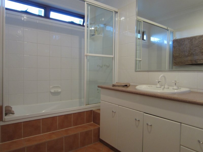 10 Edgar Street, Eastern Heights QLD 4305