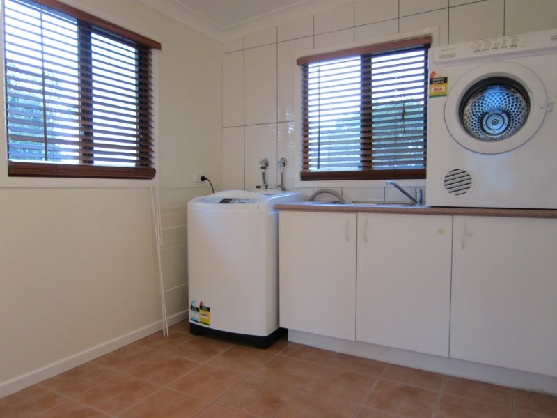 10 Edgar Street, Eastern Heights QLD 4305