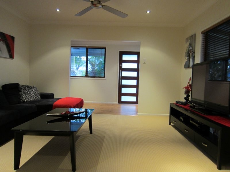 10 Edgar Street, Eastern Heights QLD 4305