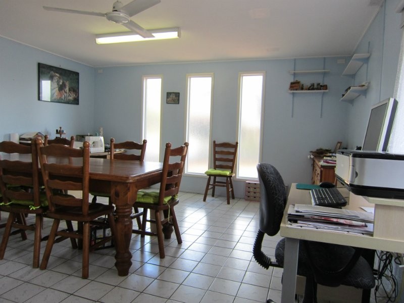 2 Way Court, Silkstone QLD 4304