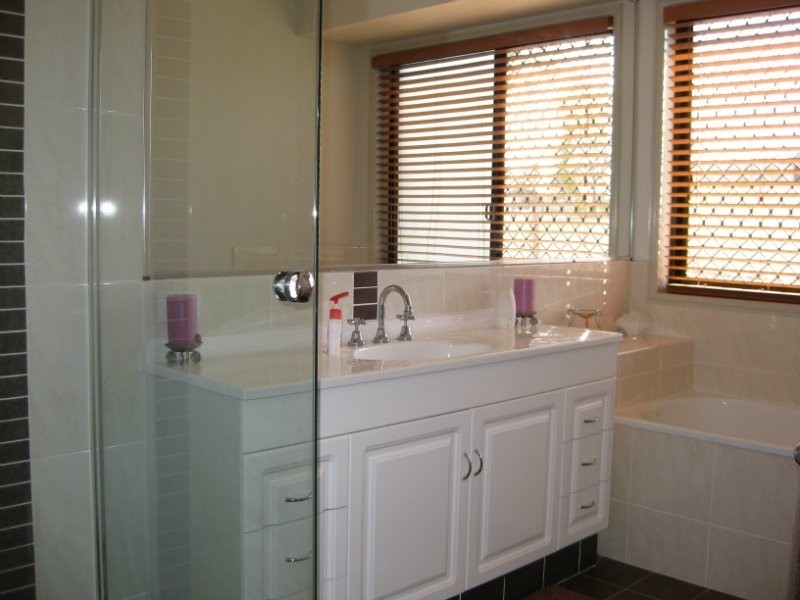 32 Loder Road, Thagoona QLD 4306