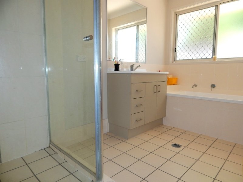 14 Baystone Place, Raceview QLD 4305