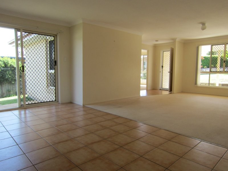 Skinner Crescent, Silkstone QLD 4304
