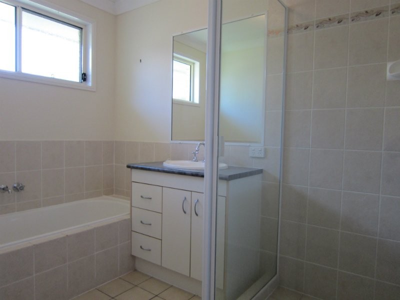 Skinner Crescent, Silkstone QLD 4304