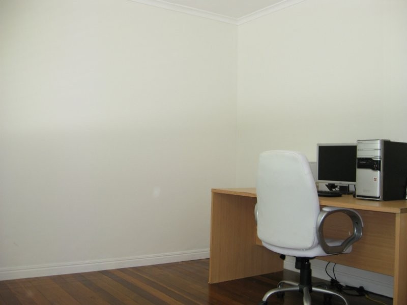 9 Gibbs Street, Churchill QLD 4305