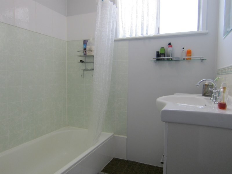 12 Oakhill Street, One Mile QLD 4305