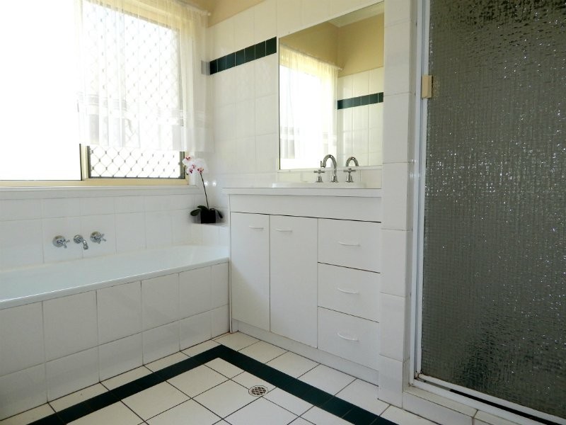 16 Doomba Place, Karalee QLD 4306