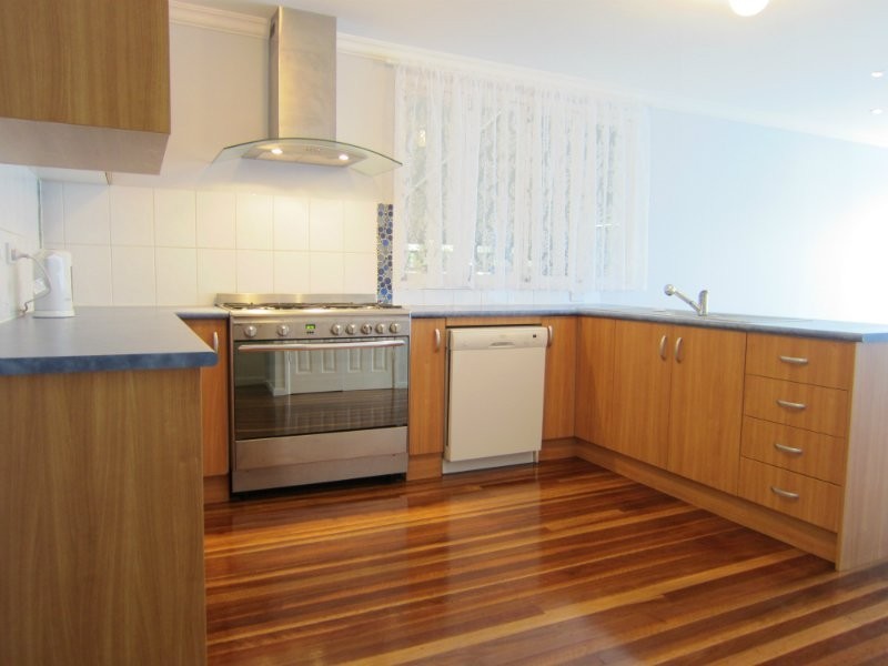 11 Edgar Street, Eastern Heights QLD 4305