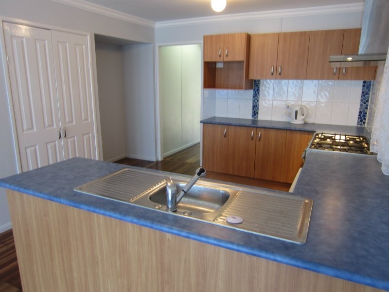 11 Edgar Street, Eastern Heights QLD 4305