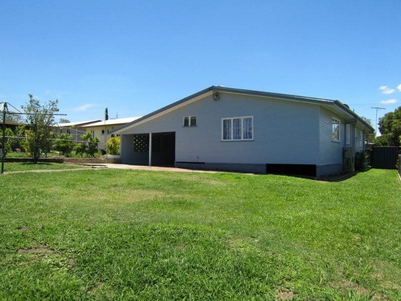 11 Edgar Street, Eastern Heights QLD 4305