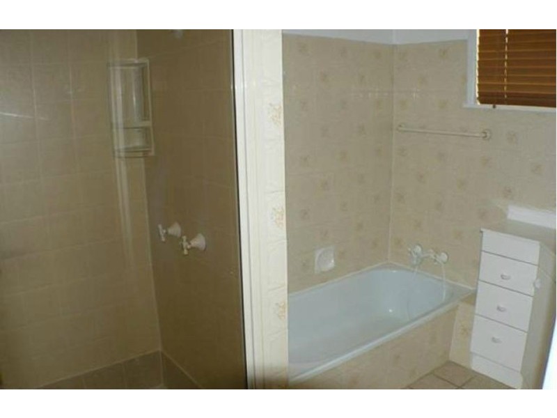 24 Perry Street, Churchill QLD 4305