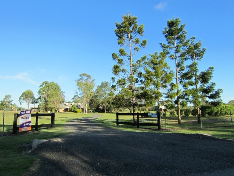 19 Hart Street, Bundamba QLD 4304